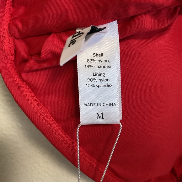 Andie The Rio Top in Cherry Red (Size M) - Picture 9 of 10